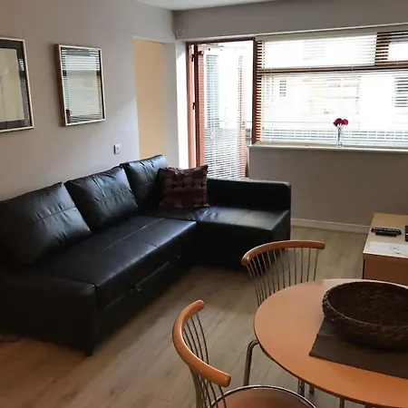 City Centre Temple Bar , Sleeps Up To 4 *